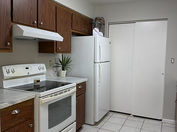 4th image of 408 Morgan Cir S