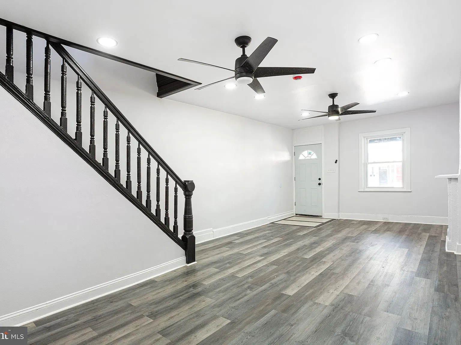 3 bed, 2.0 bath, 1026 sqft, $1,600 — Photo 4