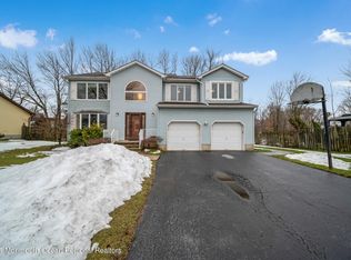 18 Donald Cir, Matawan, NJ 07747