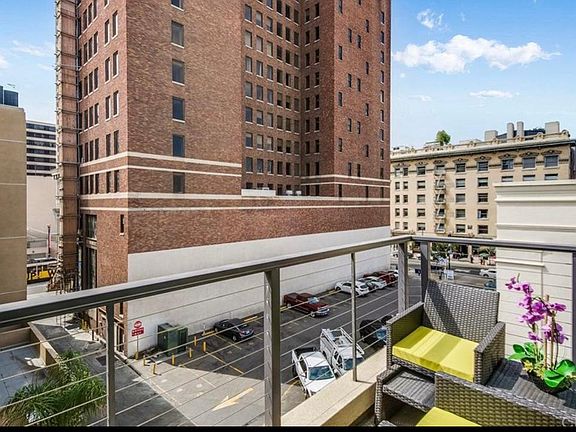 4th image of 133 The Promenade N Unit 416