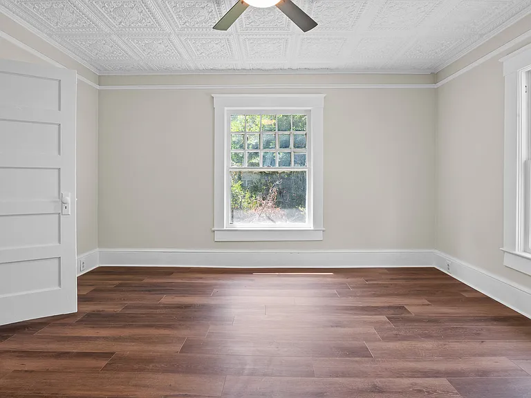 113 Residence St — Photo 9
