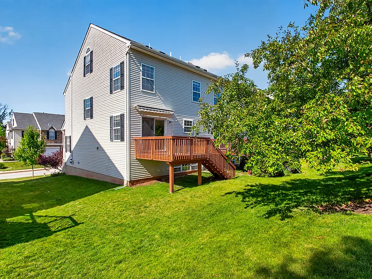 323 Glenn Rose Cir — Photo 12
