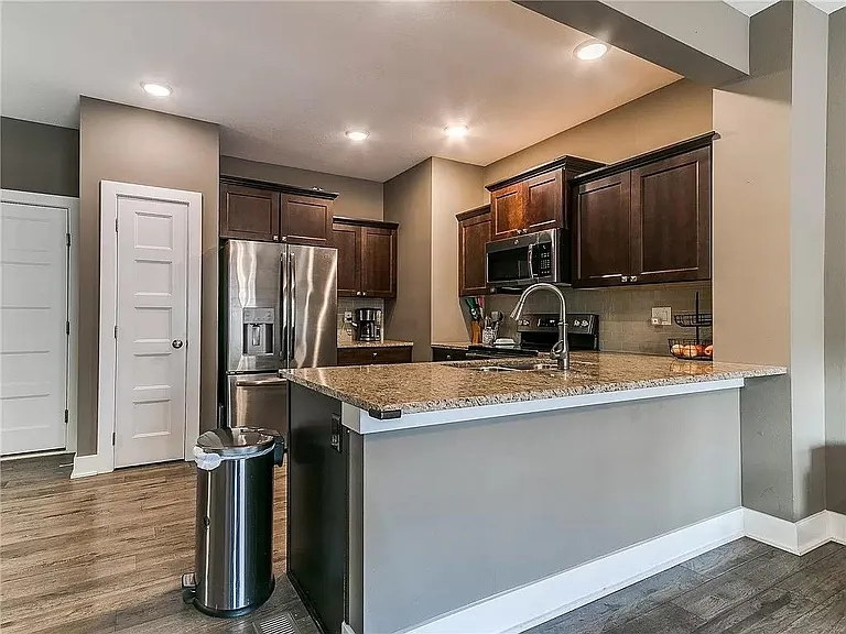 1411 SW Campus Ln — Photo 7