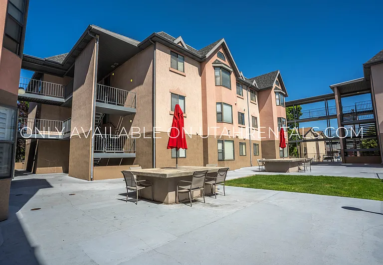 850 N University Ave #W — Photo 3