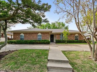 817 Meadow Gate Dr, Garland, TX 75040