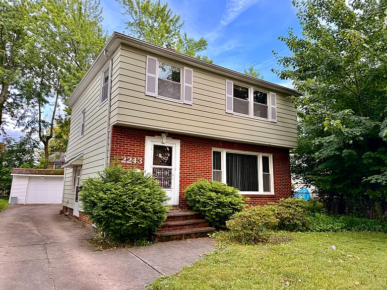 2243 Wrenford Rd — Photo 1