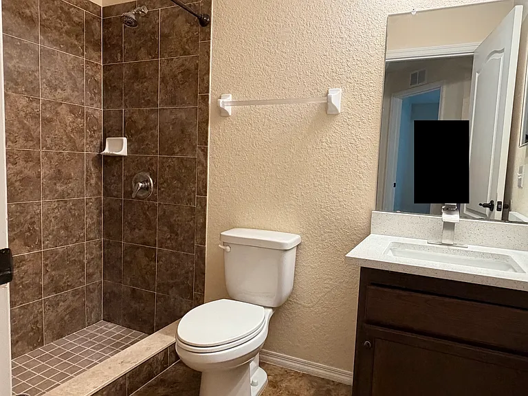 Bathroom 3 Shared