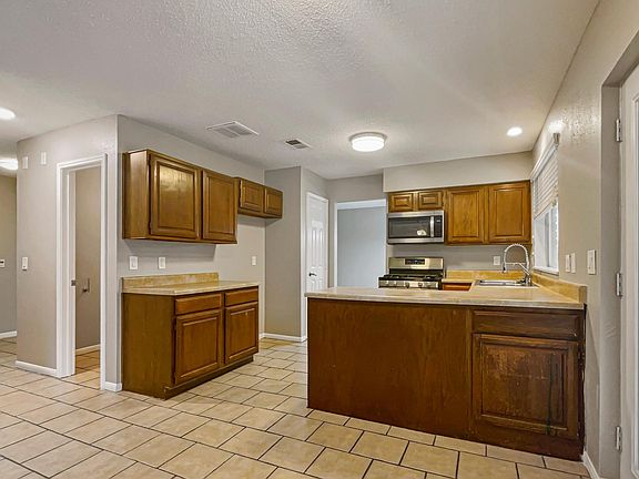 2nd image of 11418 Sky Way St