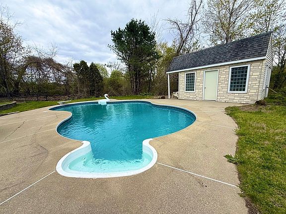 4th image of 15 Birch Hill Rd