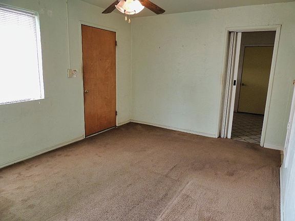 5th image of 638 Delhi Dr