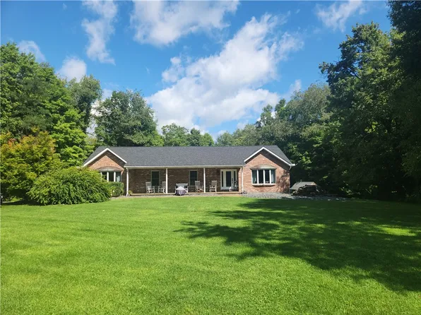 1122 Pine View Ln, Vandergrift, PA 15690