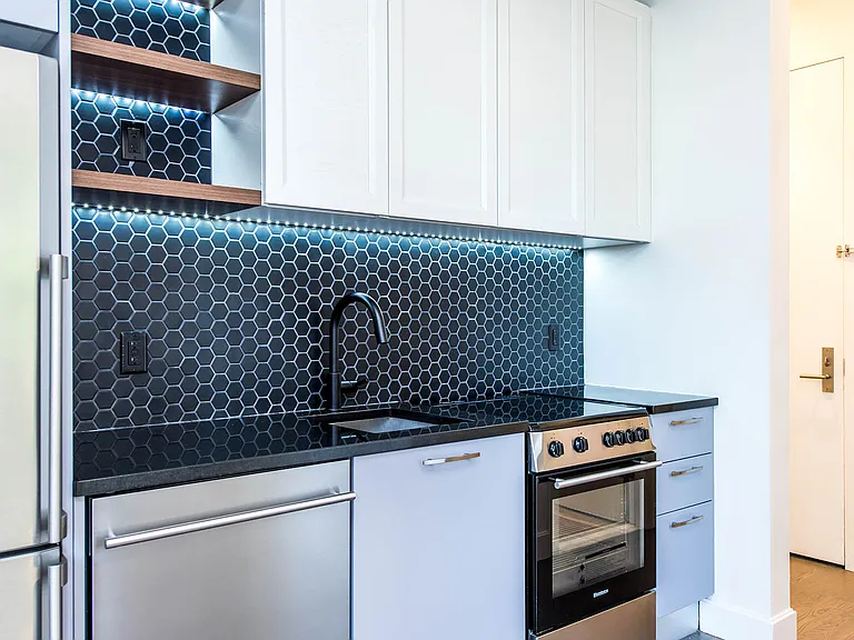 21 Monitor St #2G — Photo 9