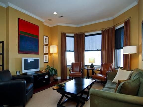 4th image of 1054 W Diversey Pkwy #4S