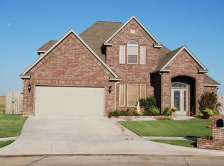 7110 SW Angelwood Dr, Lawton, OK 73505