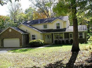 979 Willow Rd, Springfield, OH 45502