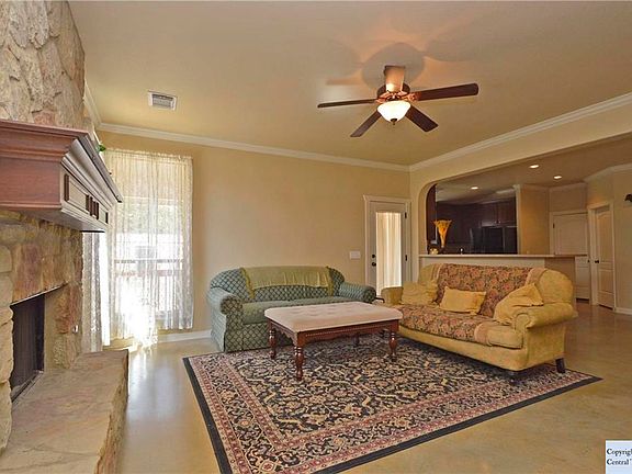 5th image of 19 Sprucewood Dr