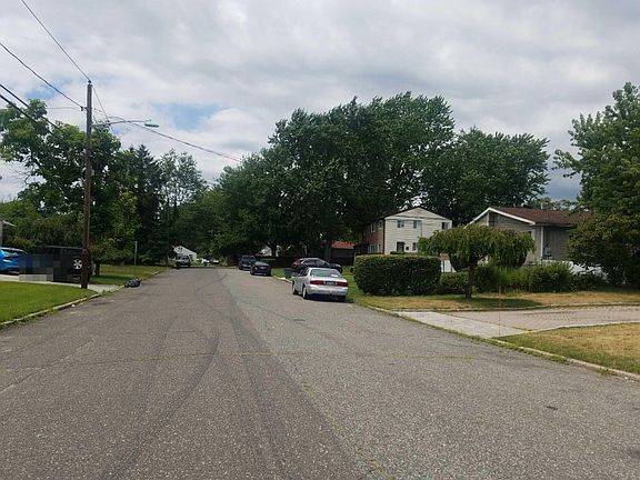 4th image of 100 Sherman St
