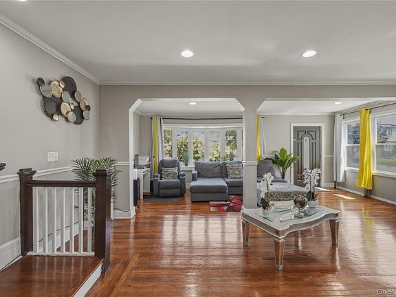 4th image of 11932 195th Street