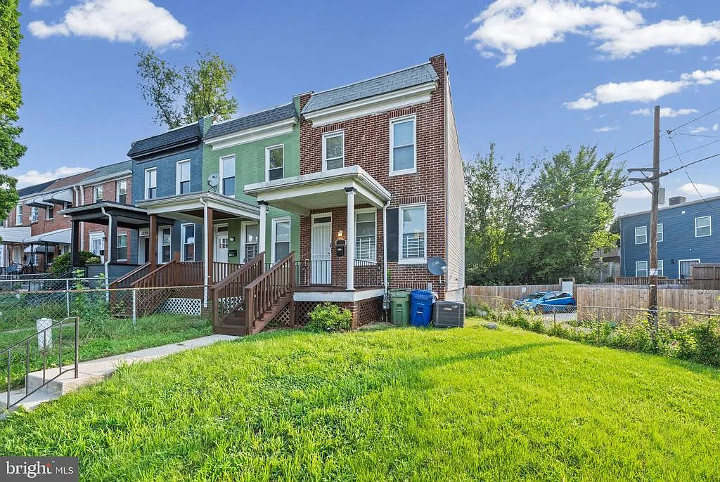 3 bed, 1.0 bath, $1,875 — Photo 1