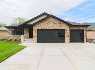 11820 S Lamon Ave, Alsip, IL 60803