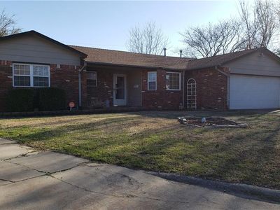 302 Kimberling Dr, Moore, OK, 73160