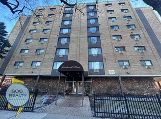 Kenilworth Tower - Heart of Oak Park!, Oak Park, IL 60301