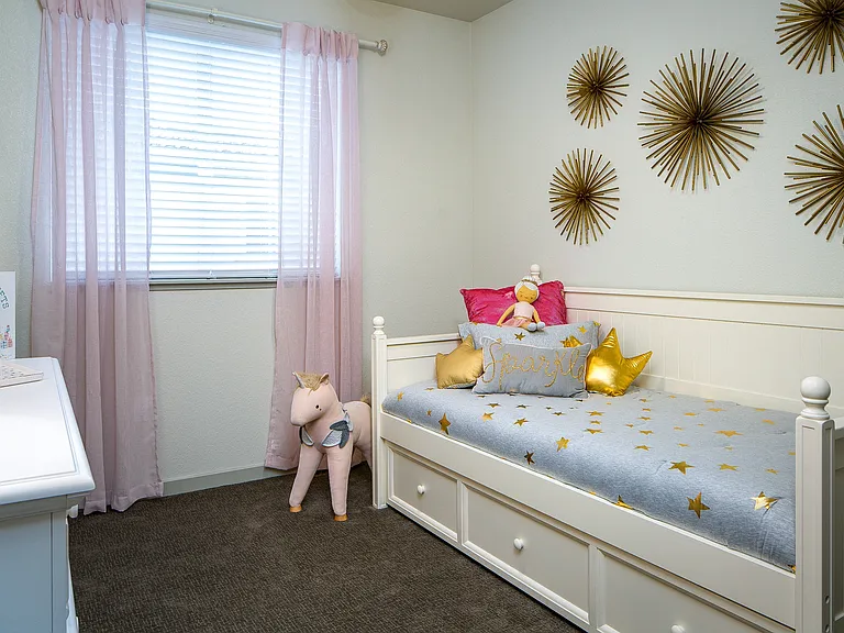 Campus Oaks Apartments — Photo 7