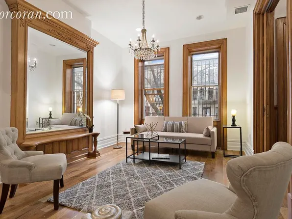 904 Saint Johns Place image 1 of 7