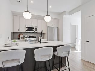 2610 23rd St NW #102, Calgary, AB T2M 3Y3