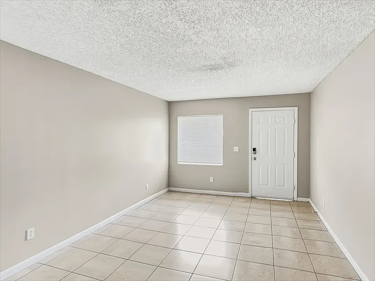 1360 S Washington Ave — Photo 1