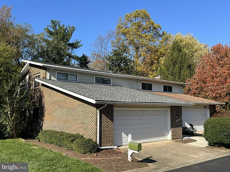 7220 Vistas Ln — Photo 28