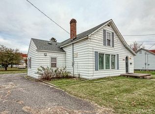507 Quinnesec St, Iron Mountain, MI 49801