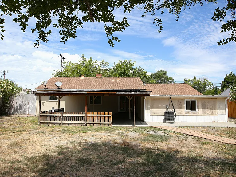 2020 Leland Way — Photo 24