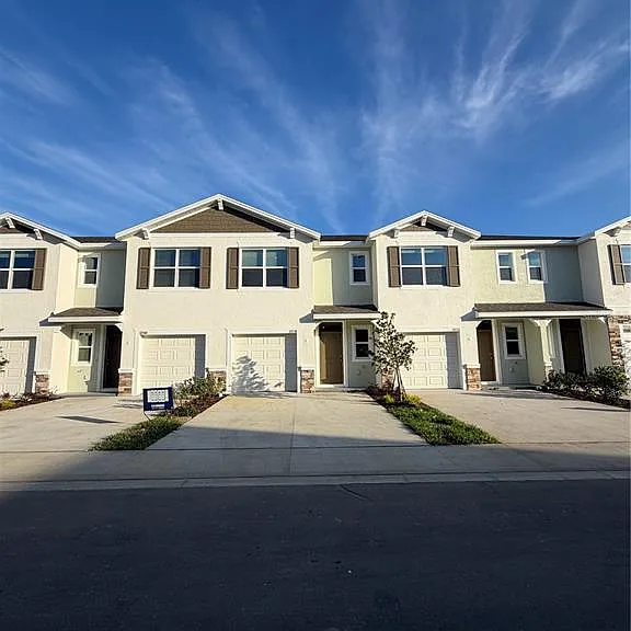 32538 Midsummer Night Ln — Photo 1