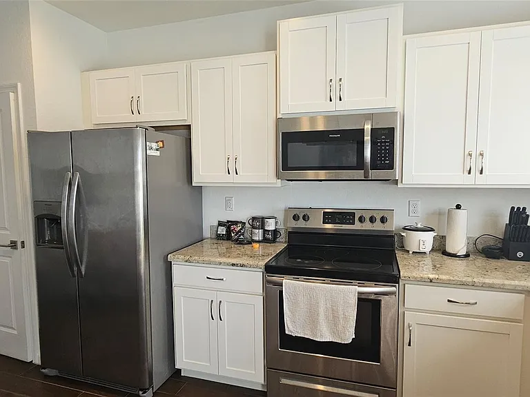 1129 NW 41st Ln — Photo 3