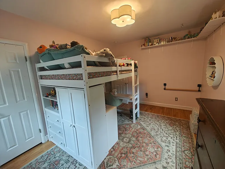 2108 Davenport Ave — Photo 12