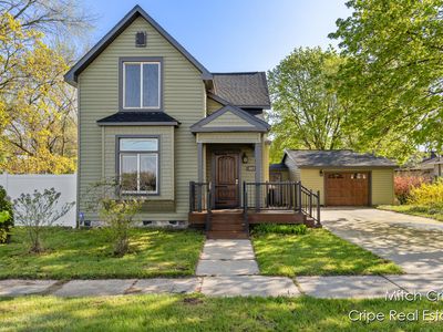 417 Emory St, Howard City, MI, 49329