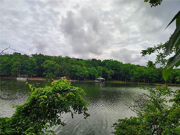 2nd image of 140 Waterside Dr