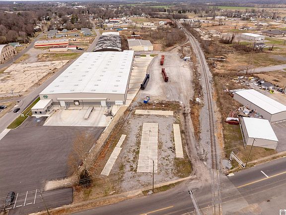 4th image of 505 W Broadway St