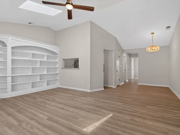 506 Biltmore Dr, Virginia Beach, VA 23454