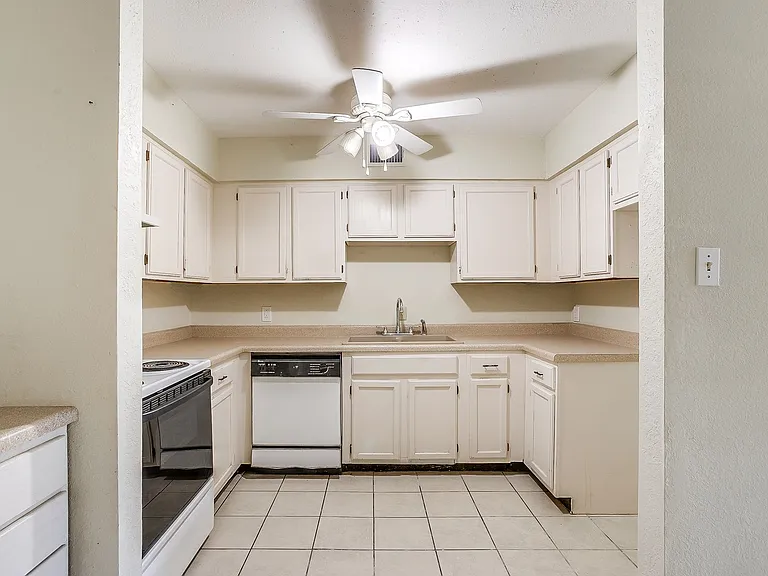 127 Allencrest Dr — Photo 17
