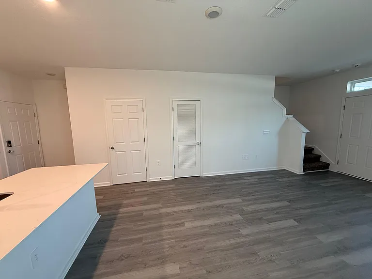891 Rivertree Pl — Photo 6