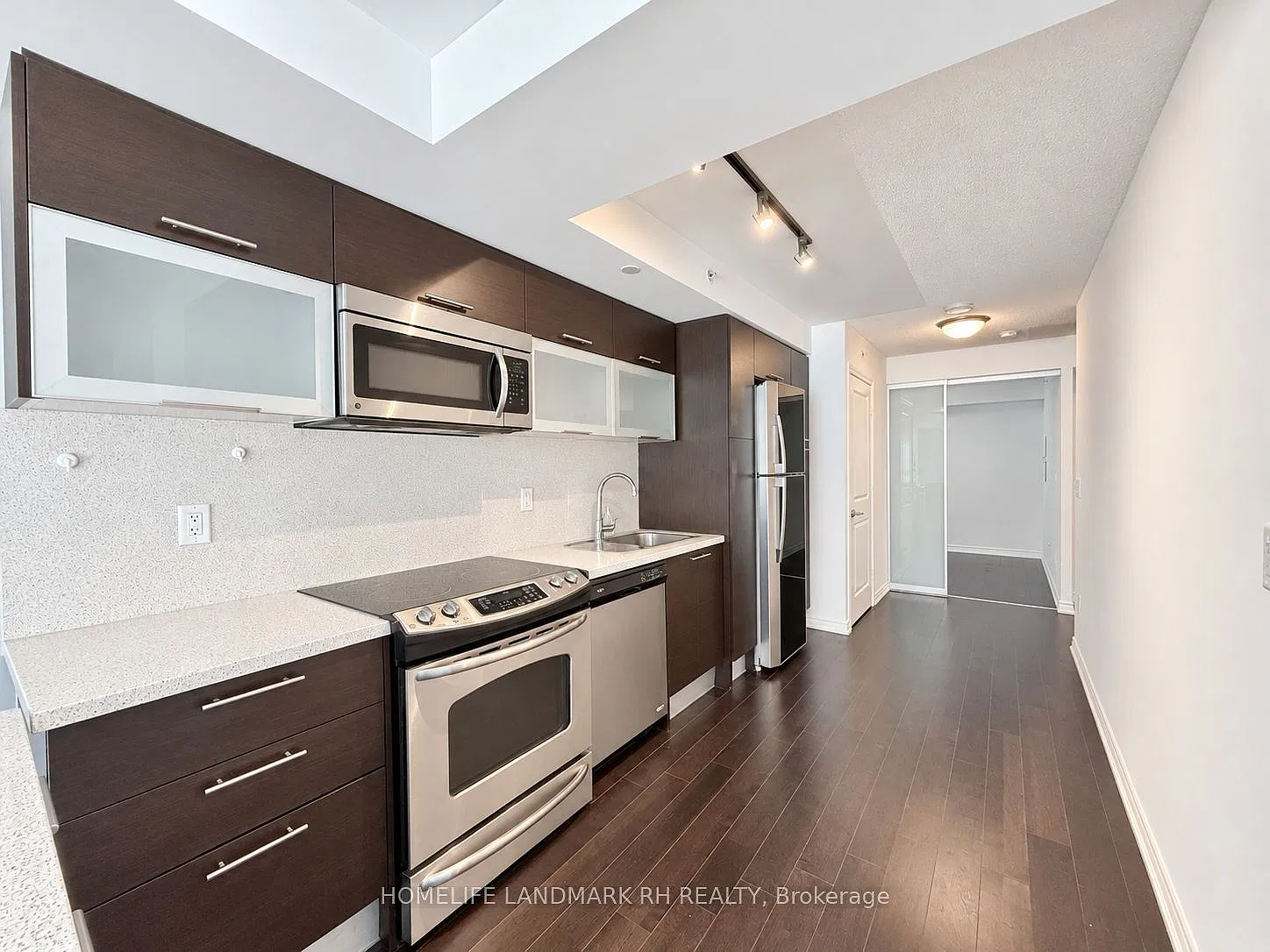 2 bed, $3,200 — Photo 4