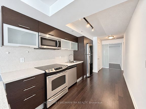 4th image of 386 Yonge St #2316