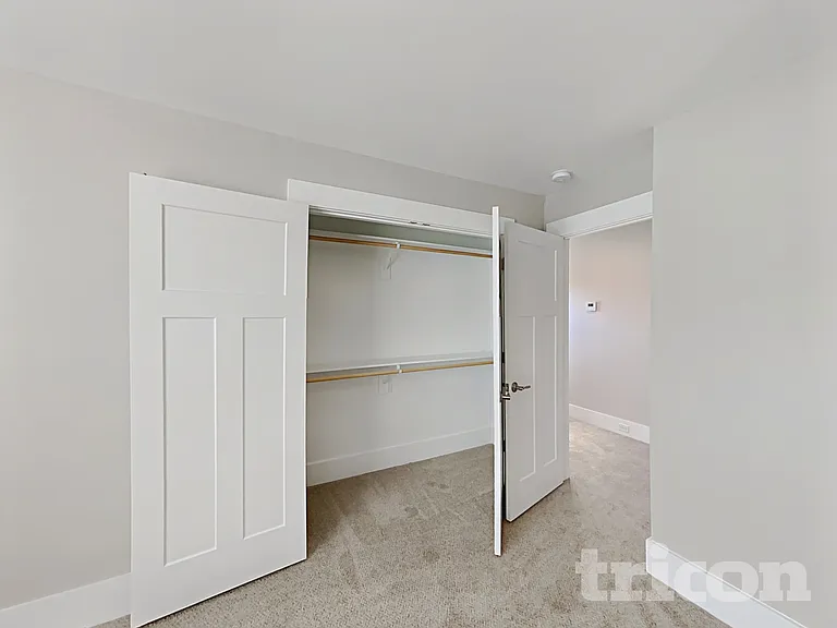 231 Bella Sq — Photo 11