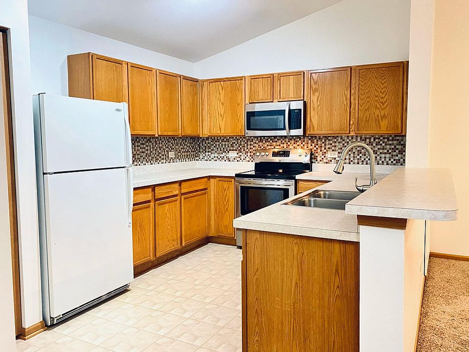 1584 McClure Rd Aurora, IL Zillow Apartments for Rent in Aurora