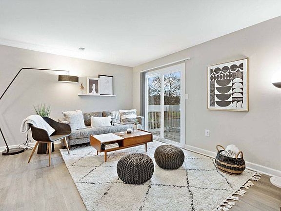 2nd image of 1000 Pheasant Hollow Dr #2507