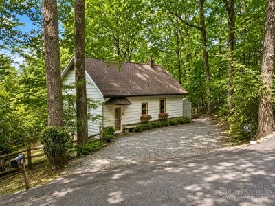 421 Sourwood Lane, Blowing Rock, NC, 28605