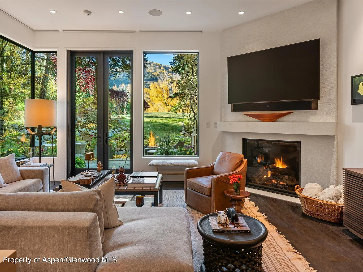 3 bed, 3.0 bath, 1917 sqft, $40,000 — Photo 2