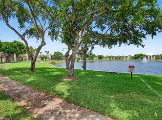 5250 Las Verdes Cir APT 313, Delray Beach, FL 33484